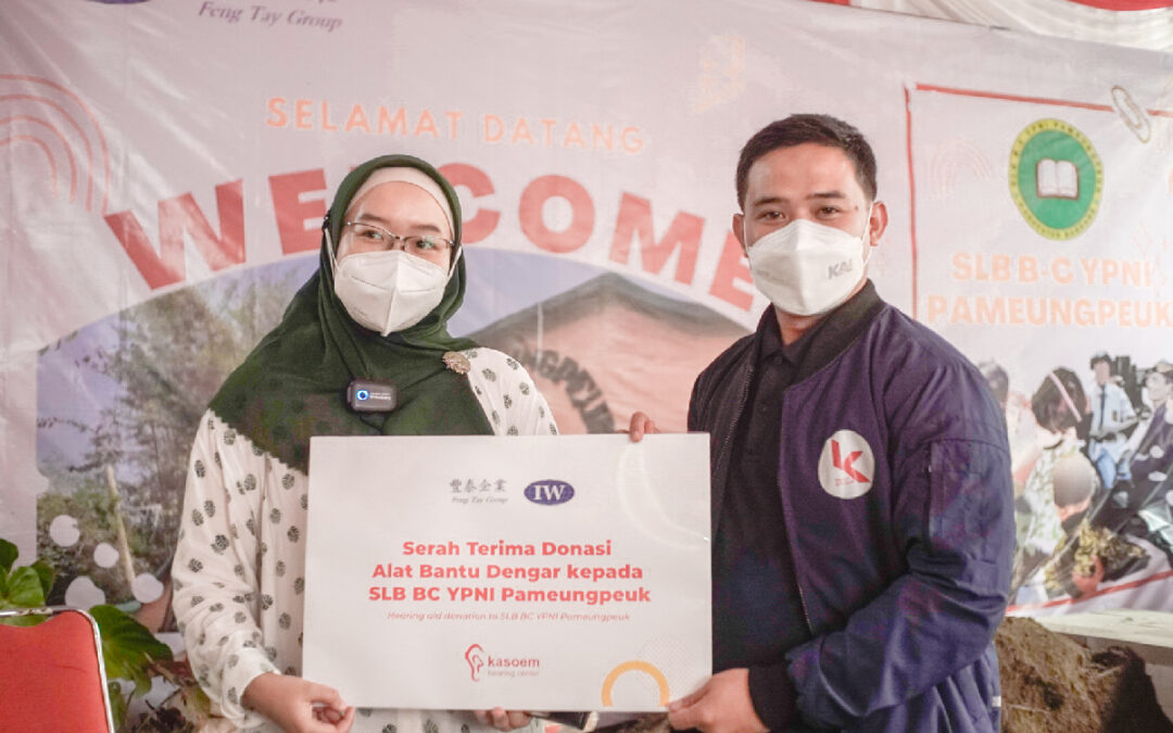 Kasoem Hearing Center Dipercaya Menjadi Penyedia Alat Bantu Dengar dalam Kegiatan Donasi Feng Tay ke SLB BC YPNI Pameungpeuk