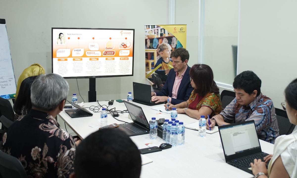Kunjungi Kasoem Hearing Center Pertama Kali, CHAI Indonesia Terkesan dengan Fasilitasnya